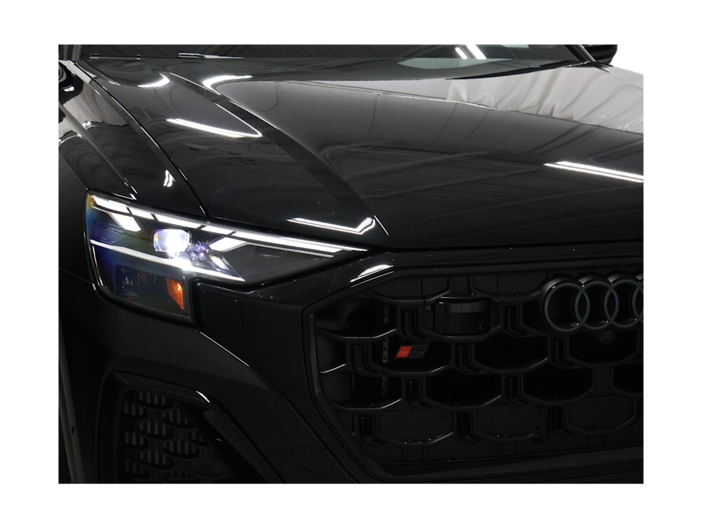 Thumbnail: 2026 Audi SQ8 - 24
