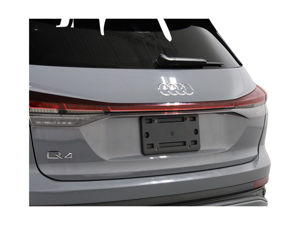 Thumbnail: 2023 Audi Q4 e-tron - 21