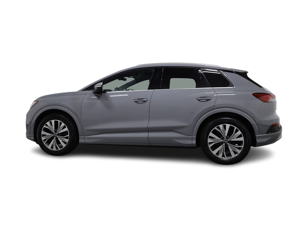 Thumbnail: 2023 Audi Q4 e-tron - 3