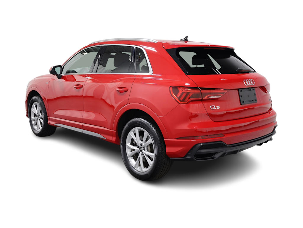 Thumbnail: 2022 Audi Q3 - 4