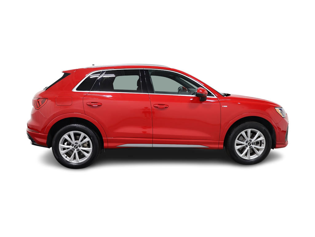 Thumbnail: 2022 Audi Q3 - 22