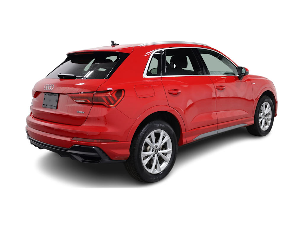Thumbnail: 2022 Audi Q3 - 21