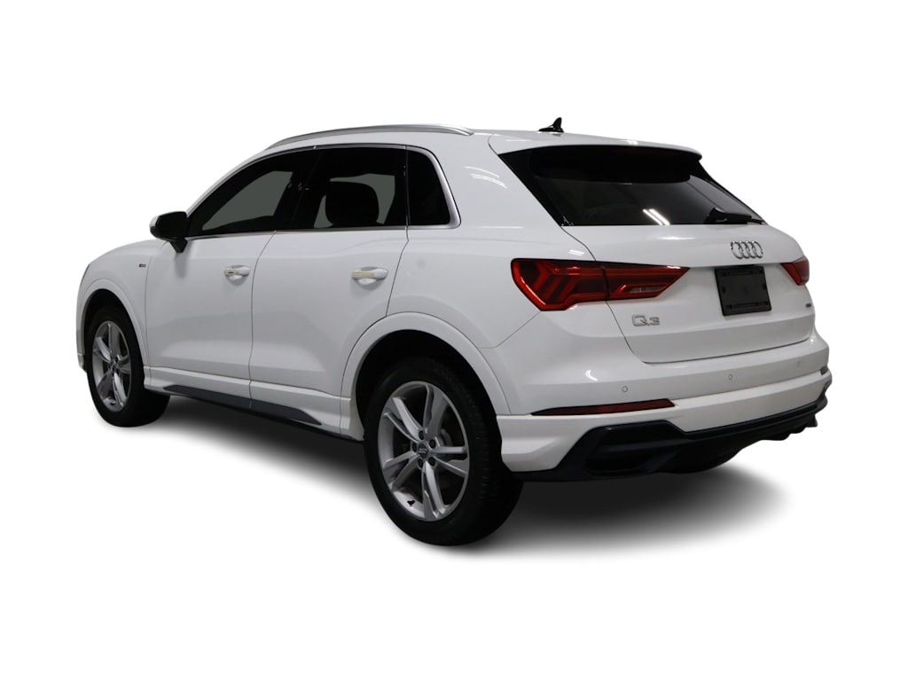 Thumbnail: 2021 Audi Q3 - 4