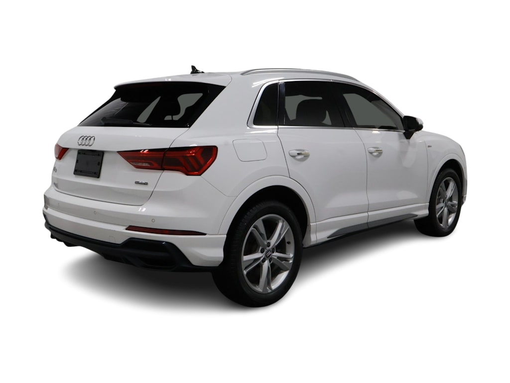 Thumbnail: 2021 Audi Q3 - 21