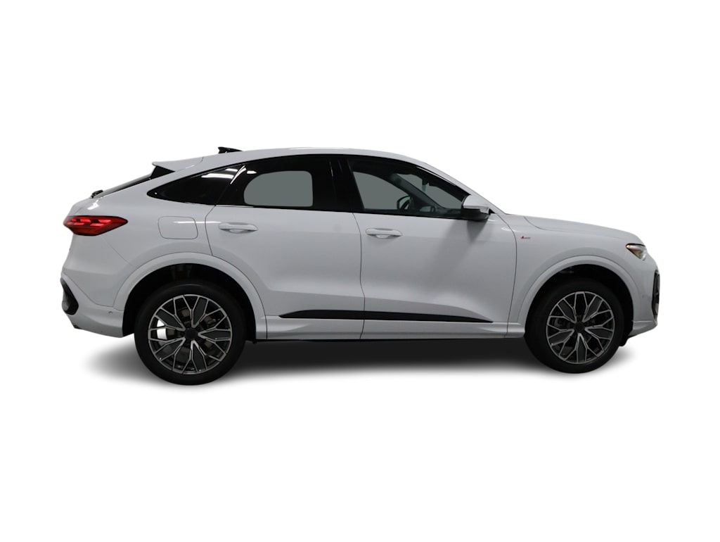 Thumbnail: 2026 Audi Q5 - 21
