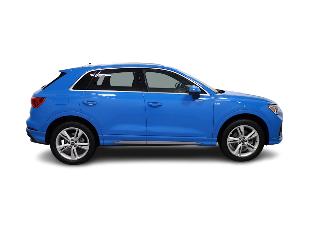 Thumbnail: 2023 Audi Q3 - 22