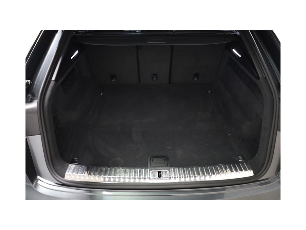 Thumbnail: 2023 Audi Q8 - 19