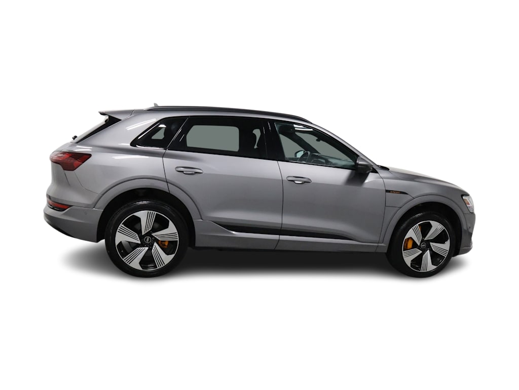 Thumbnail: 2023 Audi e-tron - 23