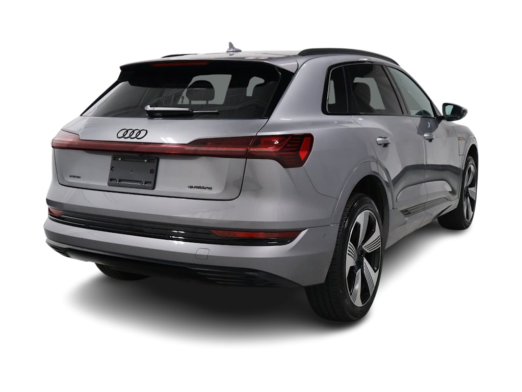 Thumbnail: 2023 Audi e-tron - 22