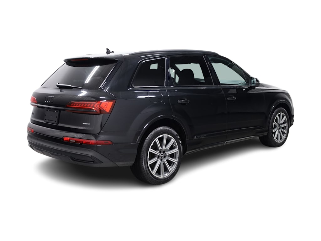 Thumbnail: 2022 Audi Q7 - 22