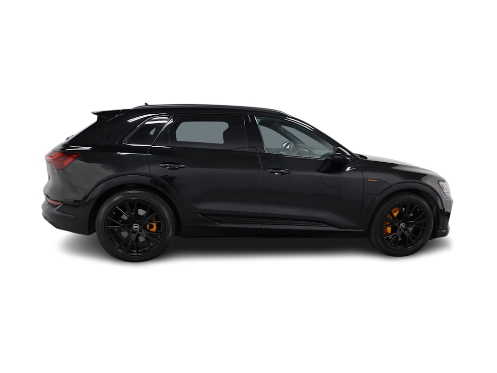 Thumbnail: 2023 Audi e-tron - 22