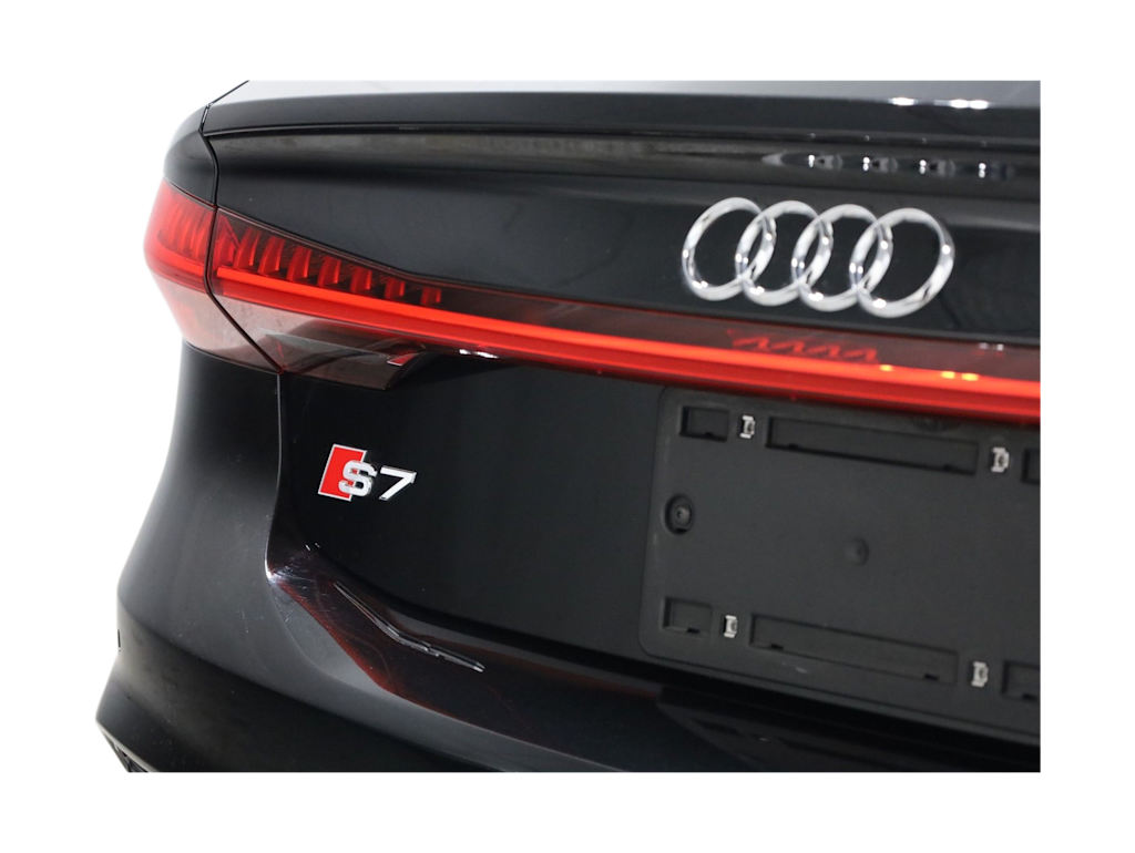 Thumbnail: 2025 Audi S7 - 21
