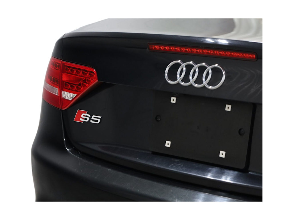 Thumbnail: 2011 Audi S5 - 20