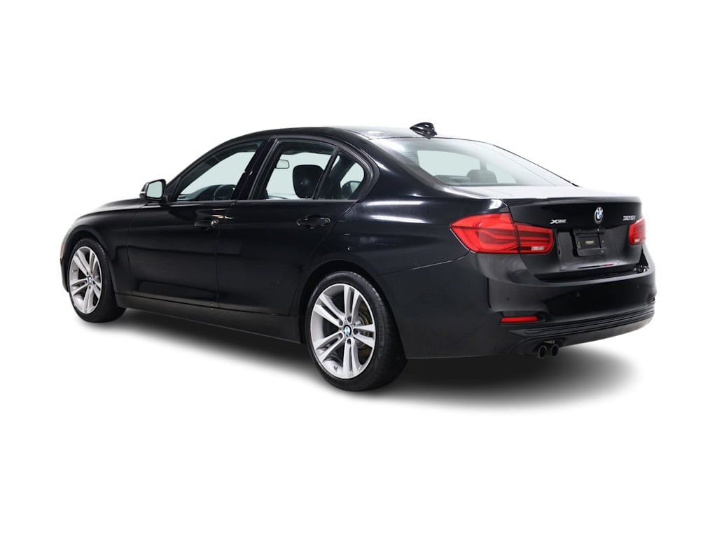 Thumbnail: 2016 BMW 3 Series - 4