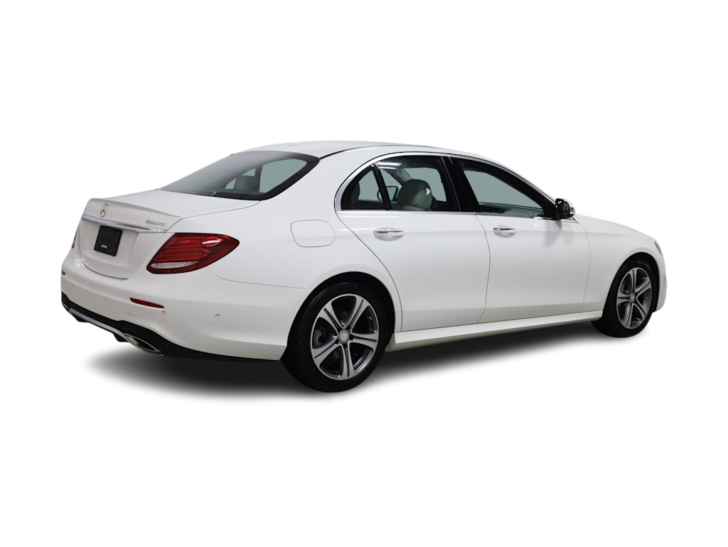 Thumbnail: 2017 Mercedes-Benz E-Class - 20