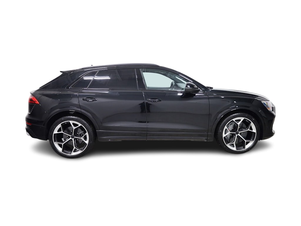Thumbnail: 2026 Audi RS Q8 - 24