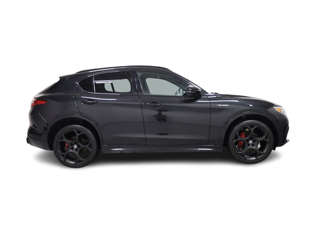 2023 Alfa Romeo Stelvio Ti 23