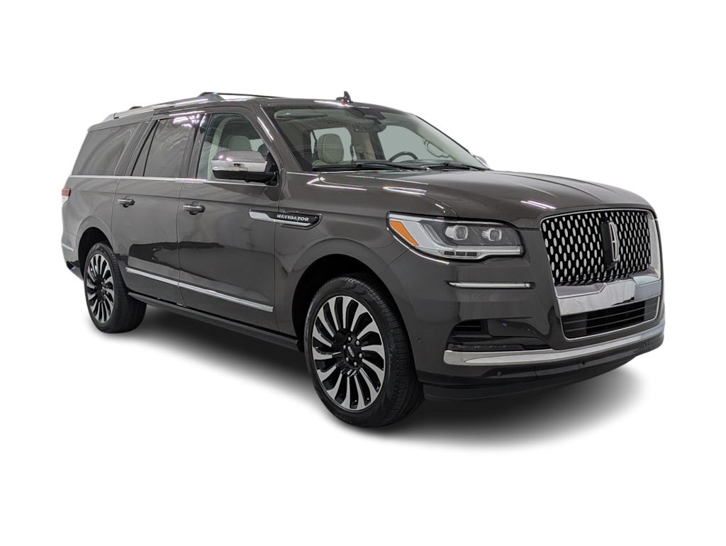 Thumbnail: 2023 Lincoln Navigator L - 23