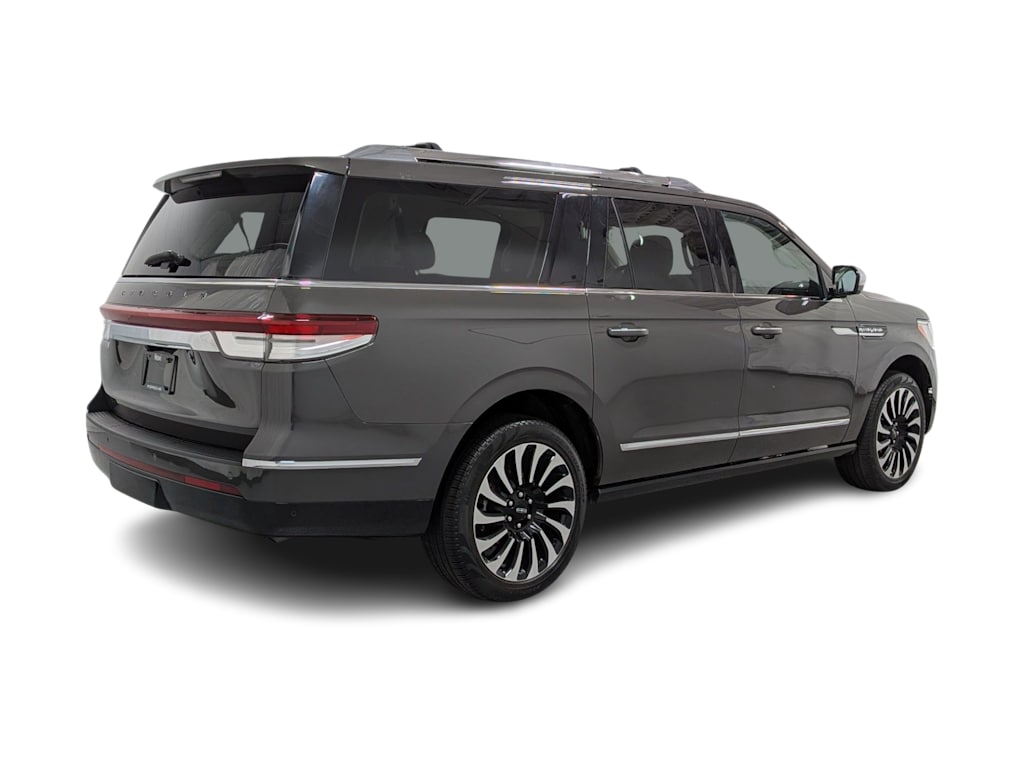 Thumbnail: 2023 Lincoln Navigator L - 20
