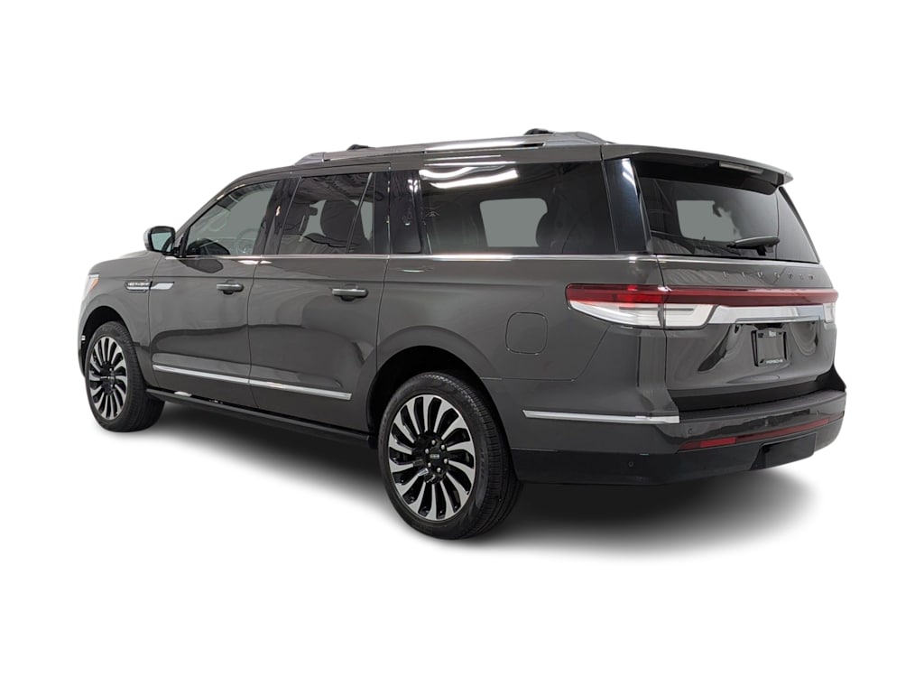 Thumbnail: 2023 Lincoln Navigator L - 4
