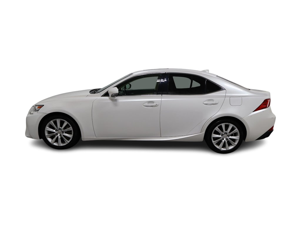 Thumbnail: 2016 Lexus IS - 3