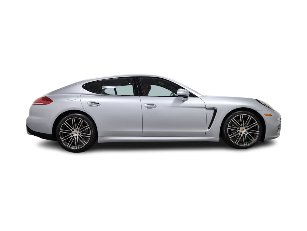 Thumbnail: 2016 Porsche Panamera - 24
