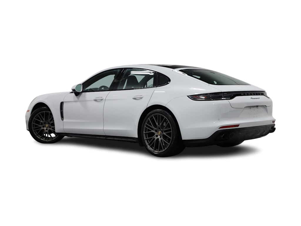 2023 Porsche Panamera 4 4