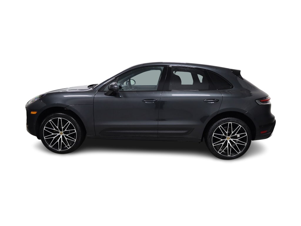 Thumbnail: 2026 Porsche Macan - 3