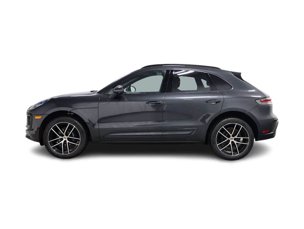 Thumbnail: 2026 Porsche Macan - 3