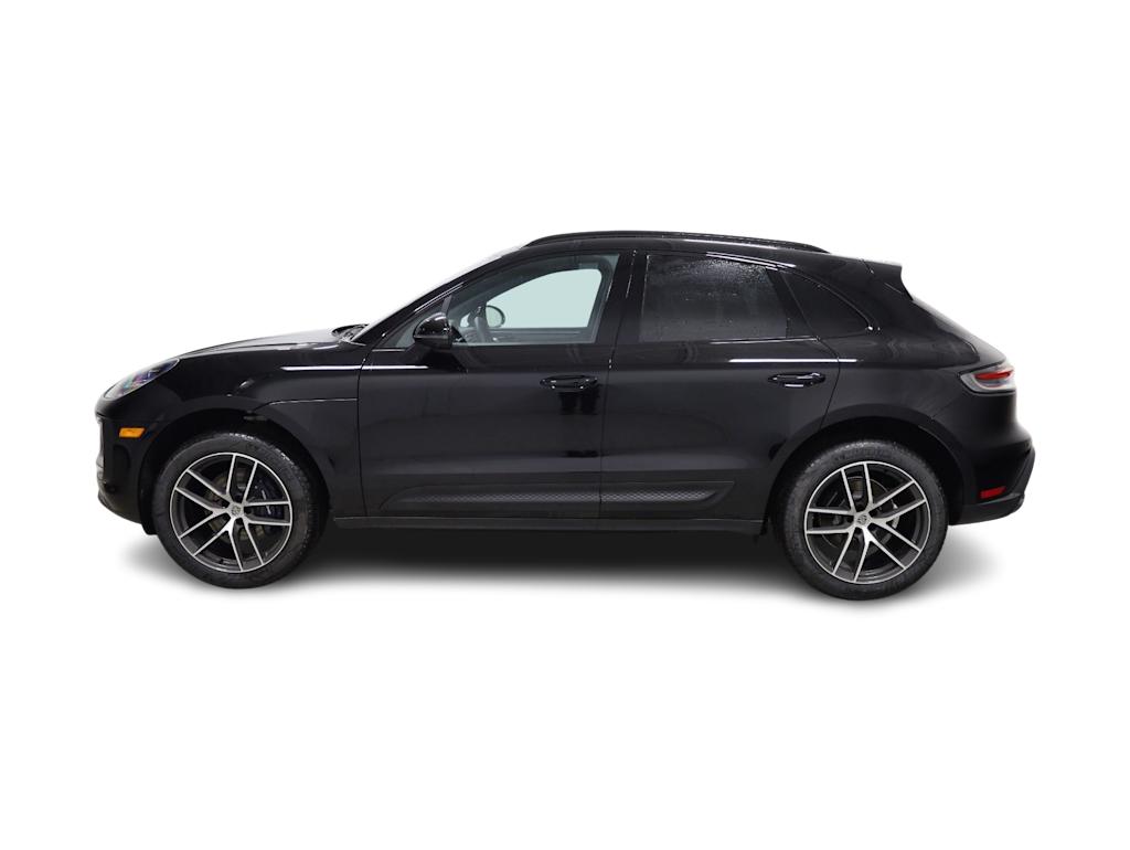 Thumbnail: 2026 Porsche Macan - 3