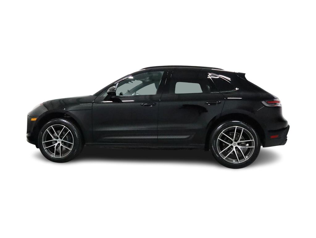 Thumbnail: 2026 Porsche Macan - 3
