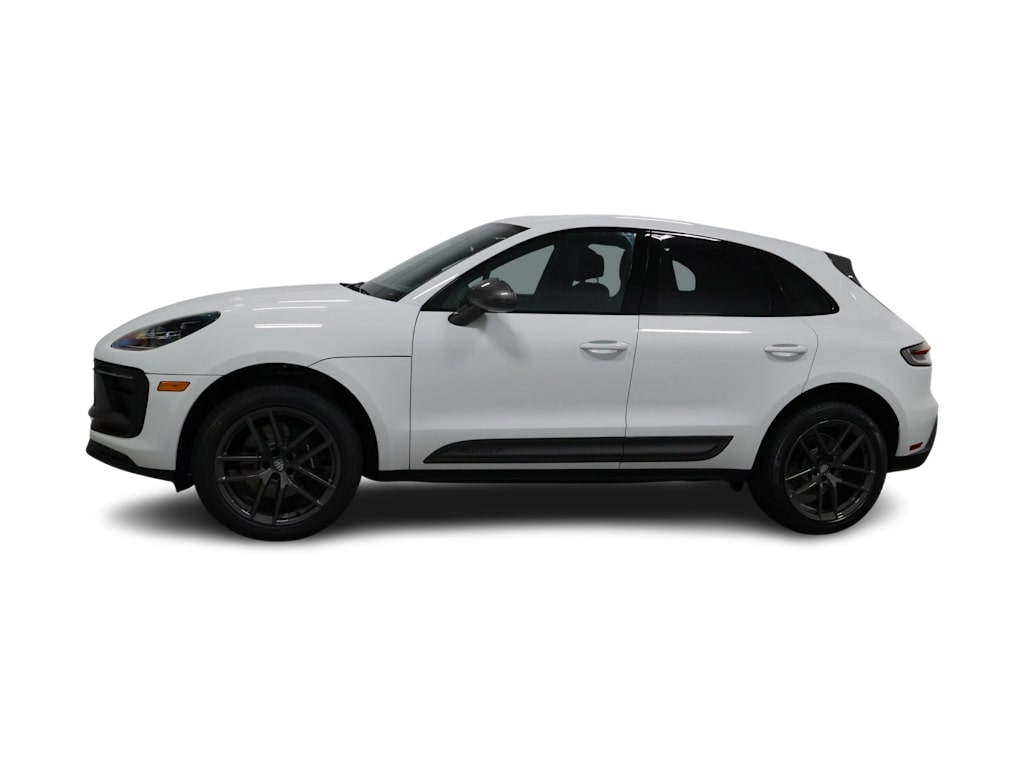 Thumbnail: 2026 Porsche Macan - 3