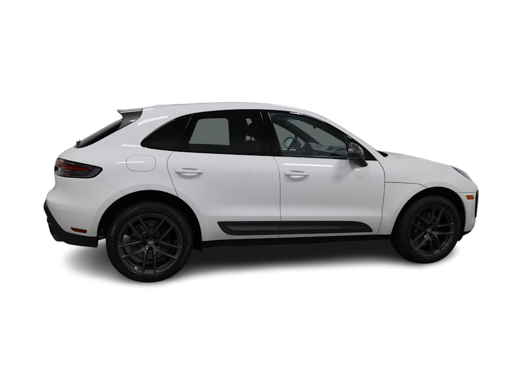 Thumbnail: 2026 Porsche Macan - 22