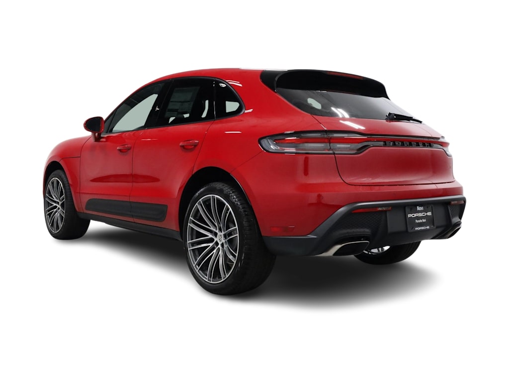 Thumbnail: 2026 Porsche Macan - 4