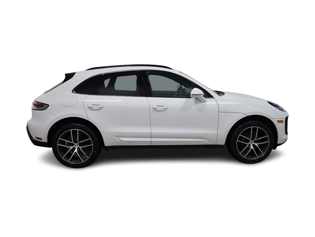 Thumbnail: 2026 Porsche Macan - 23
