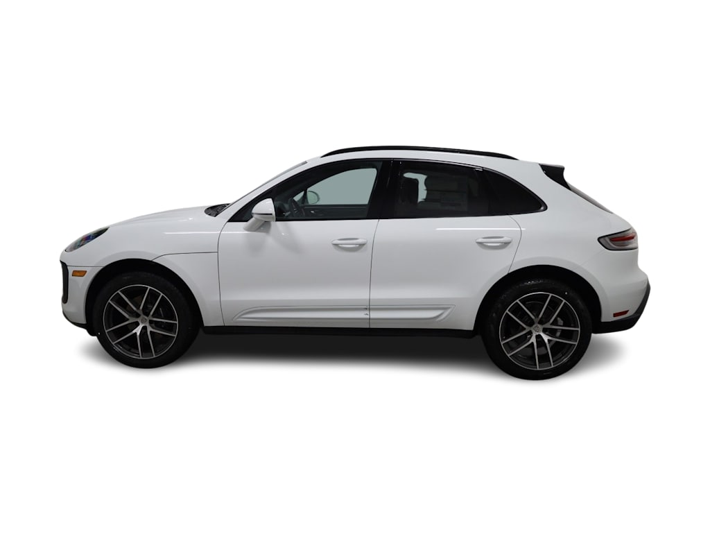 Thumbnail: 2026 Porsche Macan - 3