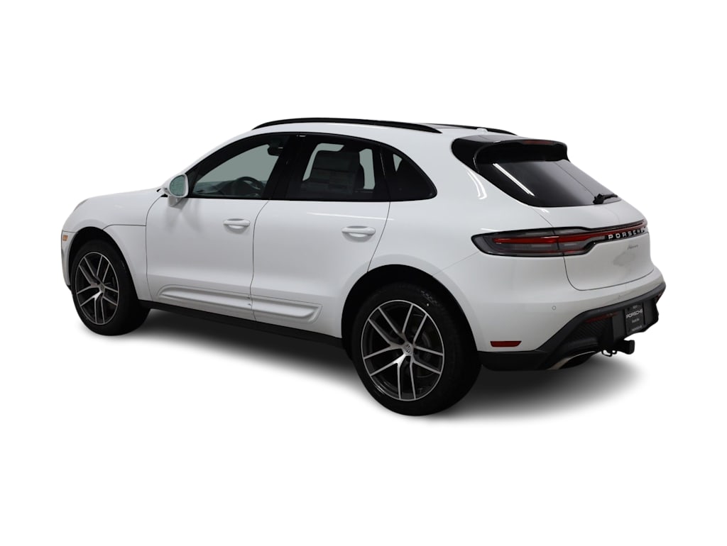 Thumbnail: 2026 Porsche Macan - 4