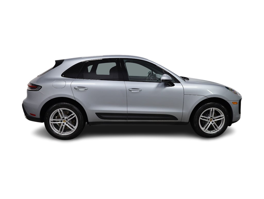 Thumbnail: 2026 Porsche Macan - 23