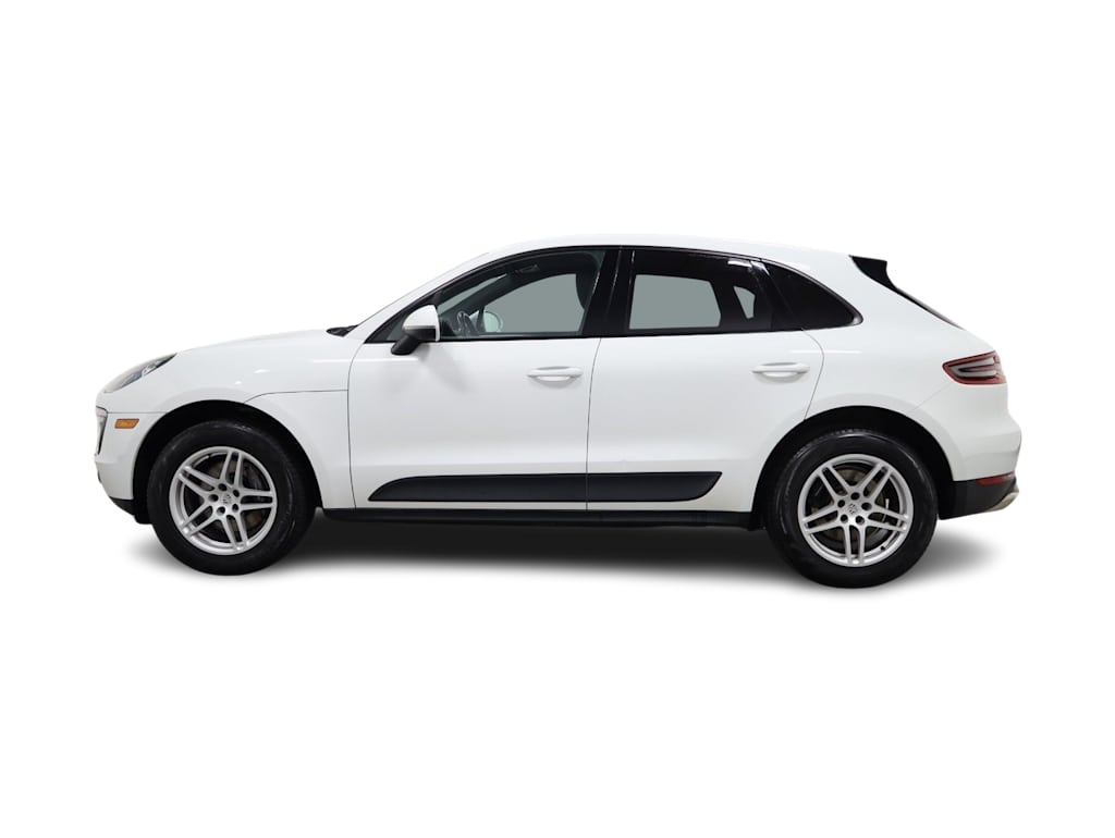Thumbnail: 2017 Porsche Macan - 3