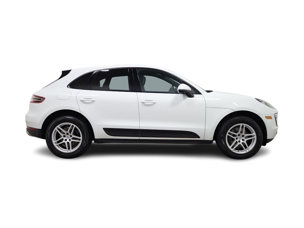 Thumbnail: 2017 Porsche Macan - 22