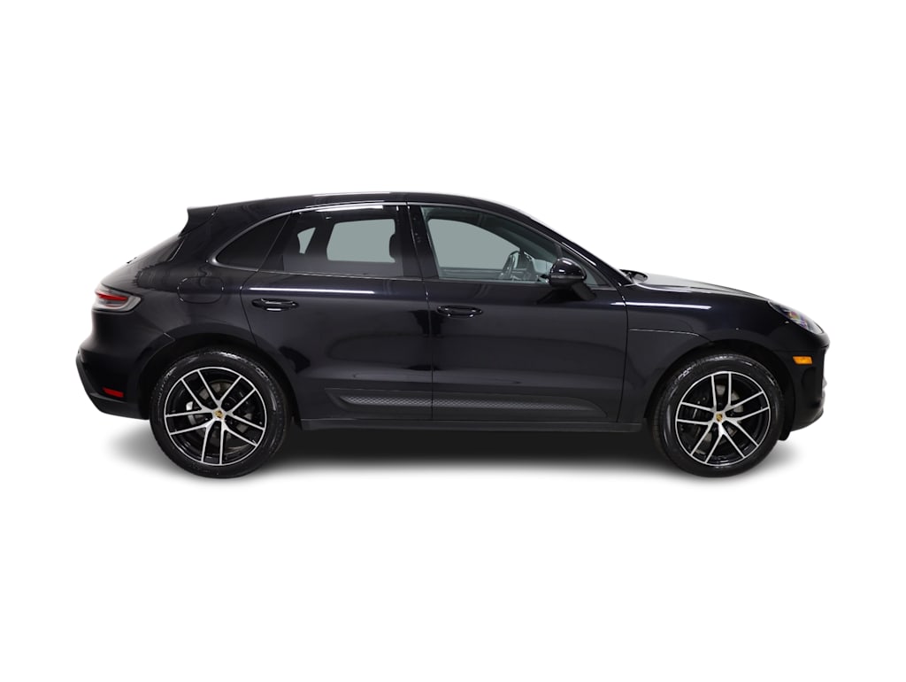 Thumbnail: 2022 Porsche Macan - 23