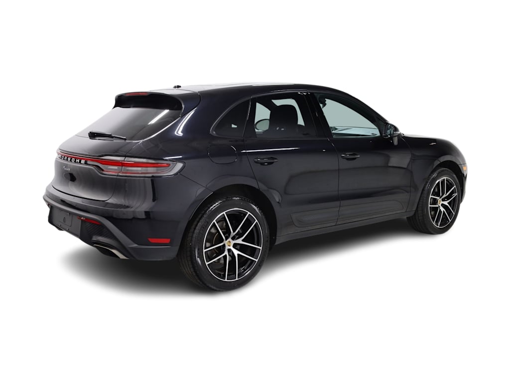 Thumbnail: 2022 Porsche Macan - 22