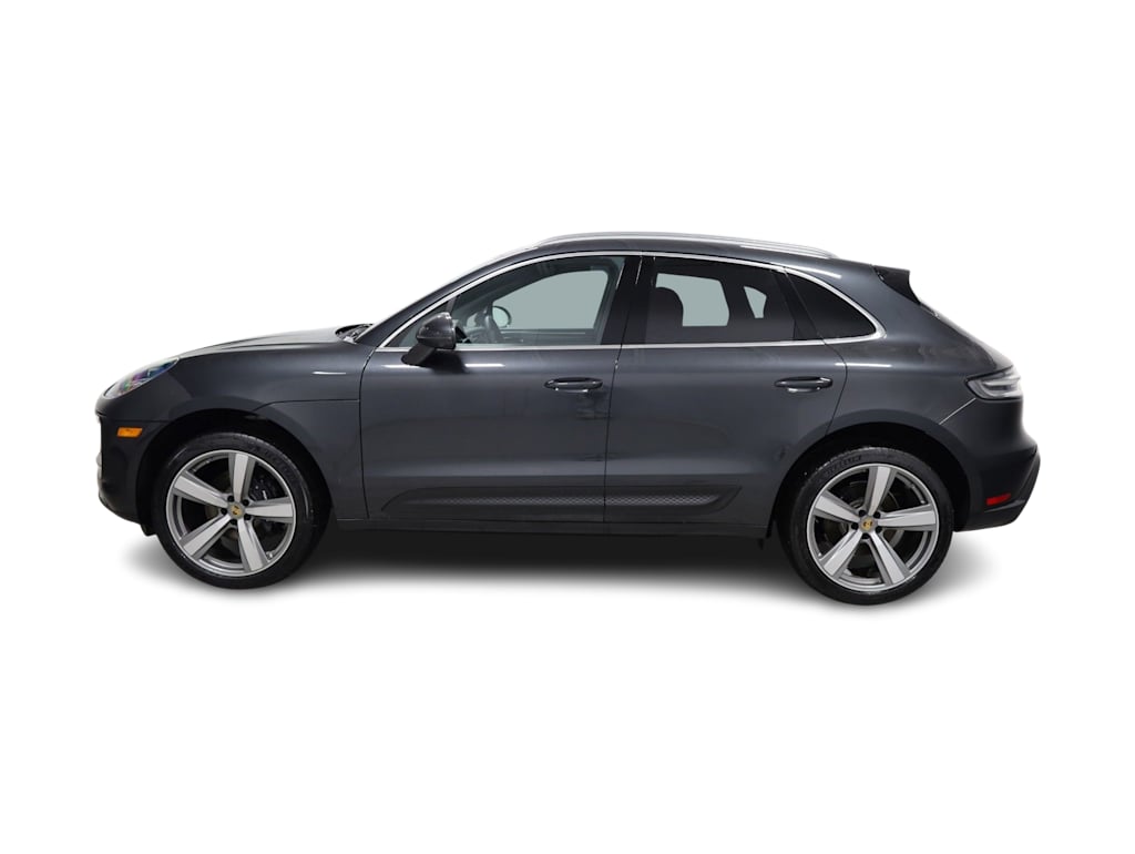 Thumbnail: 2026 Porsche Macan - 3