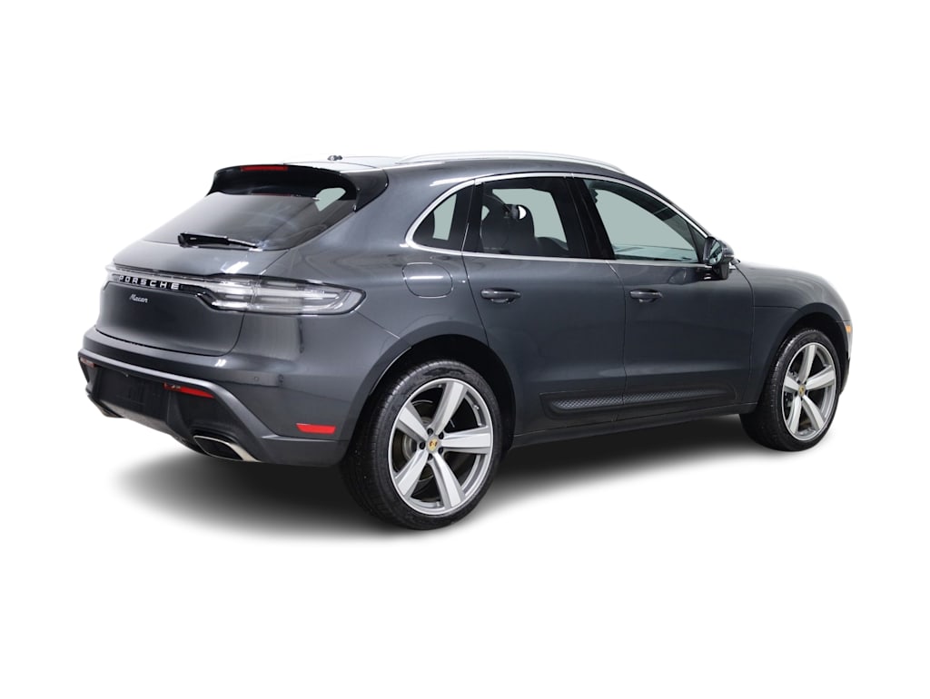 Thumbnail: 2026 Porsche Macan - 21