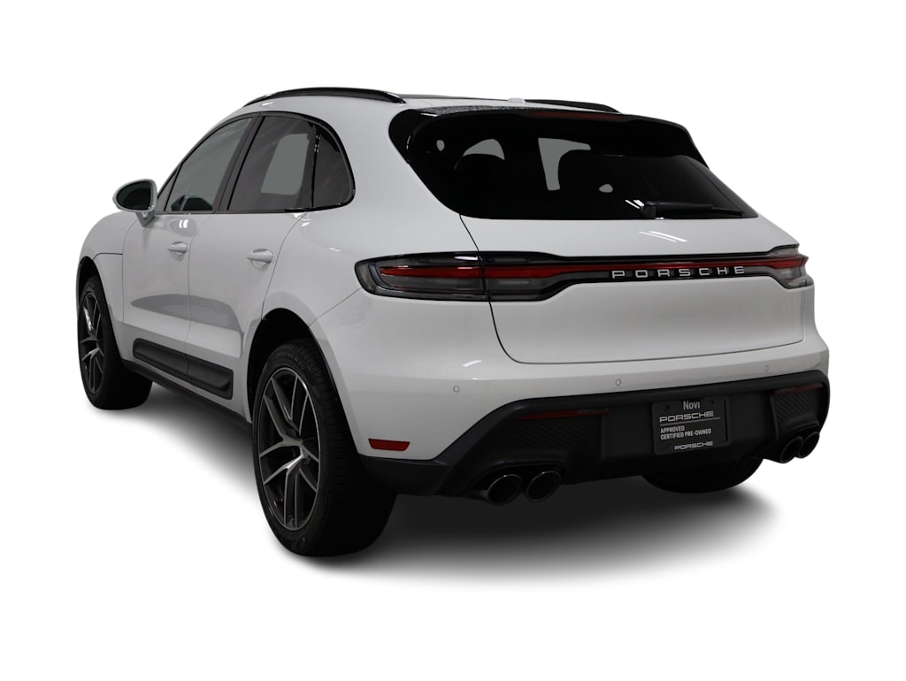 Thumbnail: 2026 Porsche Macan - 4