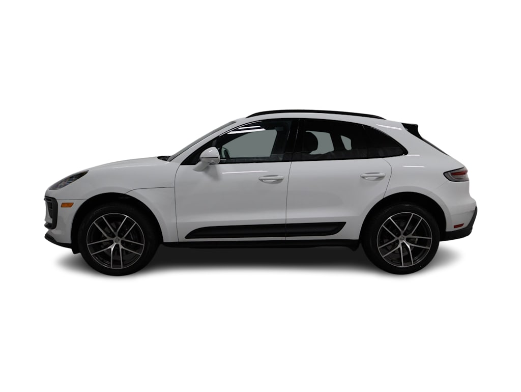 Thumbnail: 2026 Porsche Macan - 3