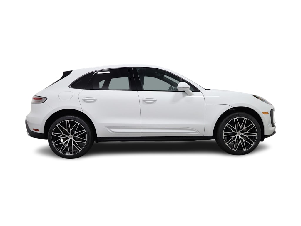 Thumbnail: 2026 Porsche Macan - 23
