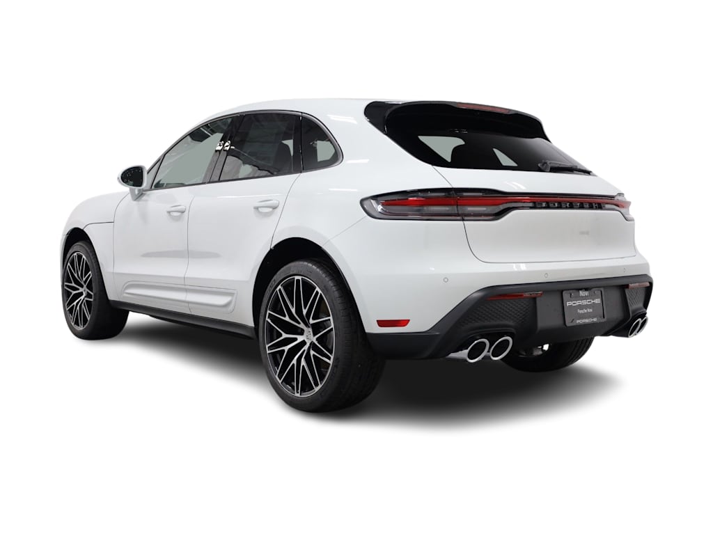 Thumbnail: 2026 Porsche Macan - 4