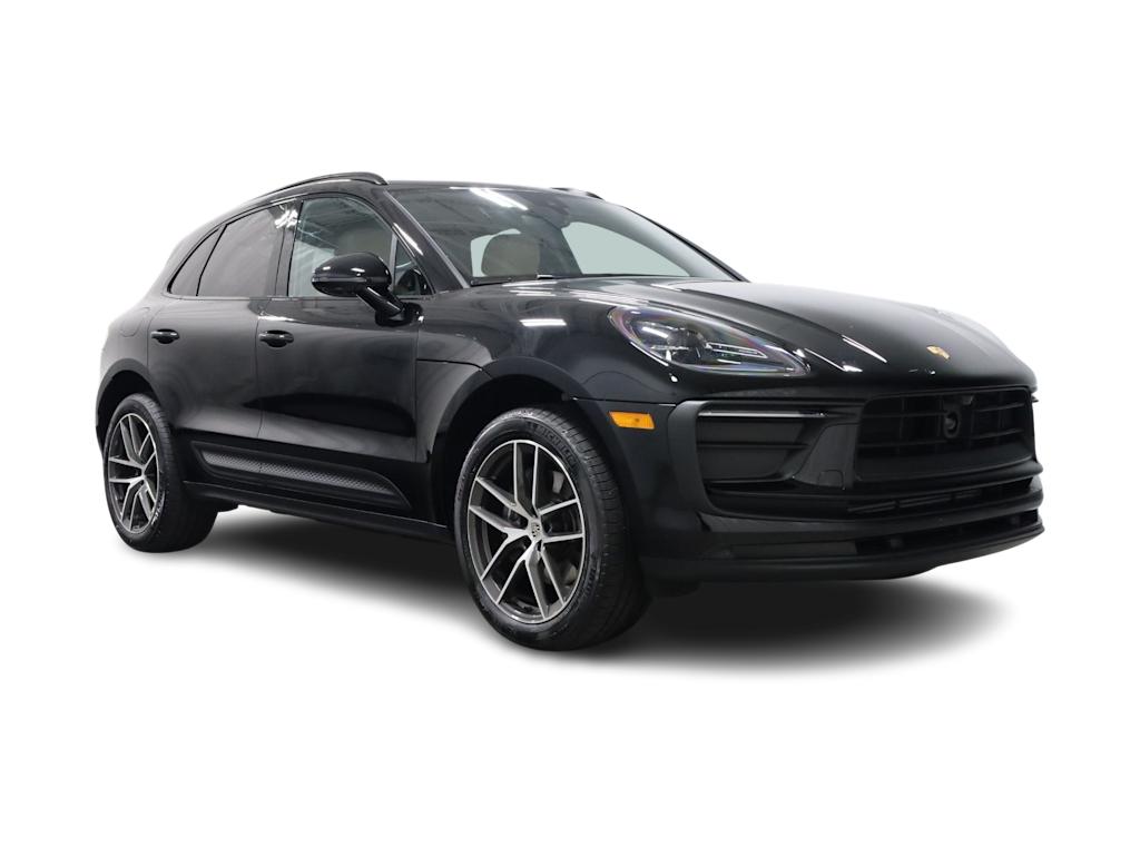 Thumbnail: 2026 Porsche Macan - 23