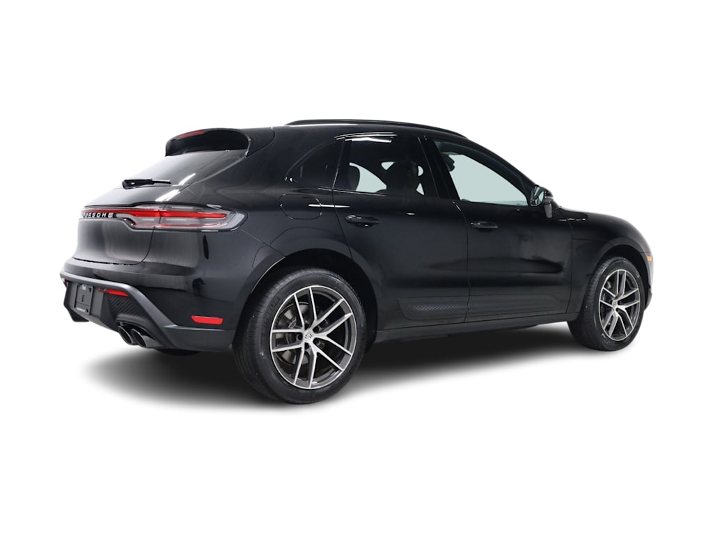 Thumbnail: 2026 Porsche Macan - 20